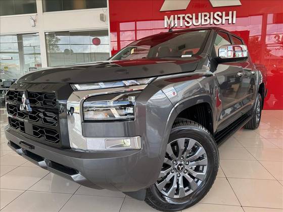 MITSUBISHI TRITON 2.4 BITURBO DIESEL CD HPE 4X4 AUTOMÁTICO